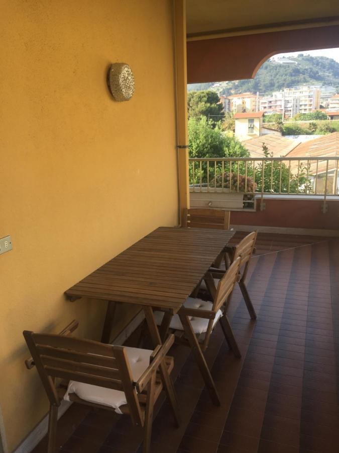 Apartmán A Due Passi Dal Mare Vallecrosia Exteriér fotografie