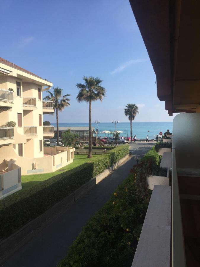 Apartmán A Due Passi Dal Mare Vallecrosia Exteriér fotografie